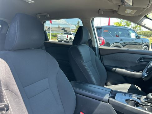 Used 2023 Nissan Rogue S FWD image 17