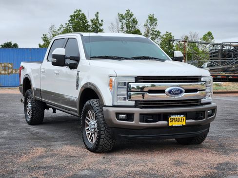 Used 2019 Ford F250 King Ranch w/ King Ranch Ultimate Package AWD/4WD image 4
