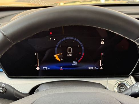 Used 2025 Chevrolet Trax LT w/ LT Convenience Package FWD image 40