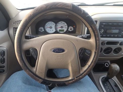 Used 2006 Ford Escape XLT image 32