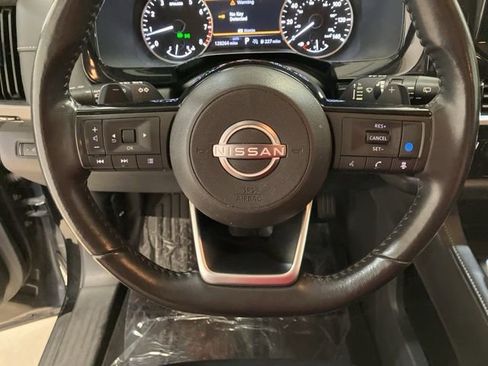 Used 2022 Nissan Pathfinder SL w/ SL Black Package image 11