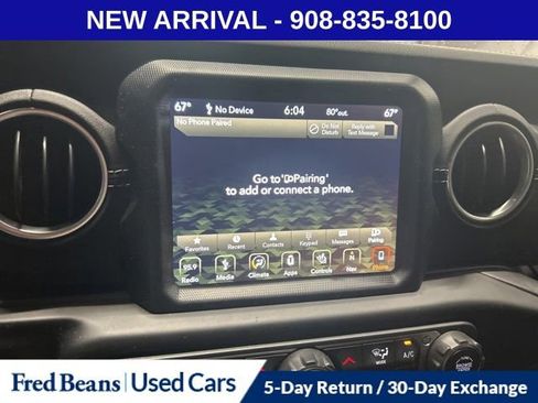 Used 2018 Jeep Wrangler Unlimited Sahara AWD/4WD image 15