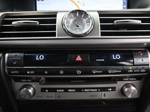 Used 2017 Lexus LS 460 AWD w/ Comfort Package image 25