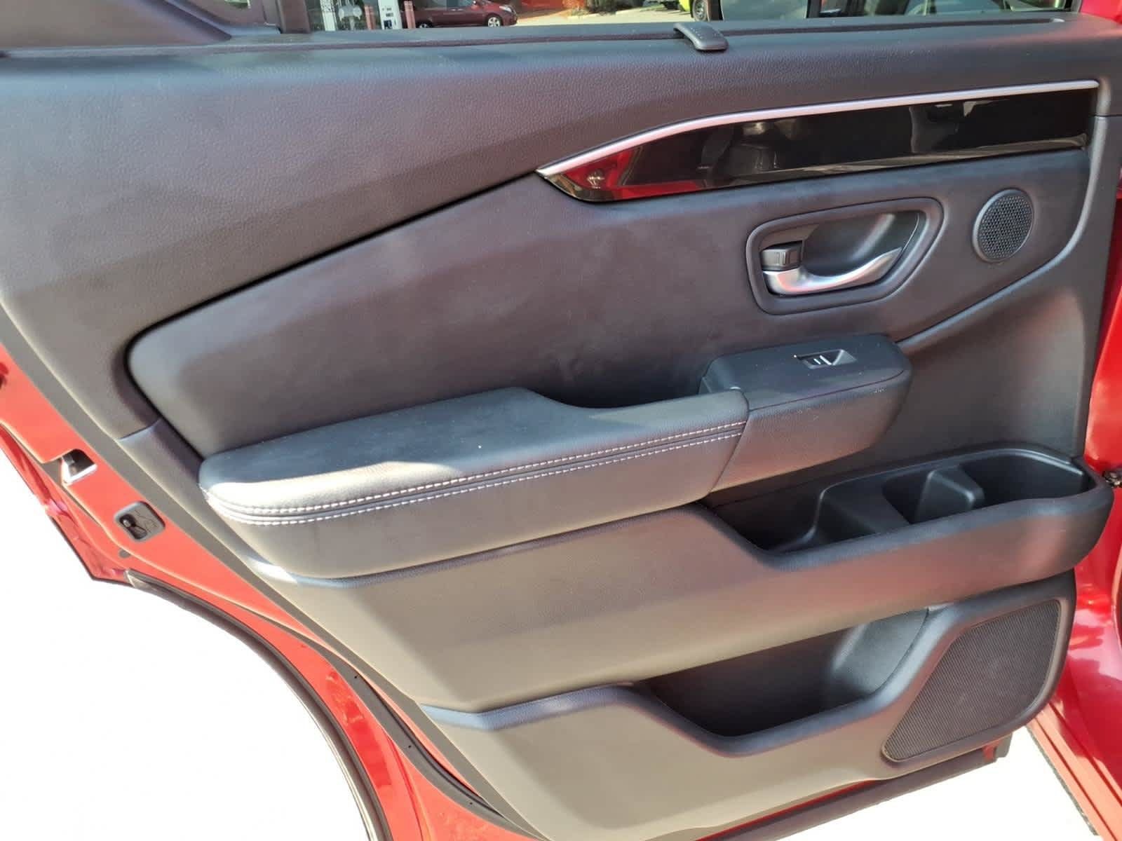 Used 2024 Honda Pilot Touring image 12