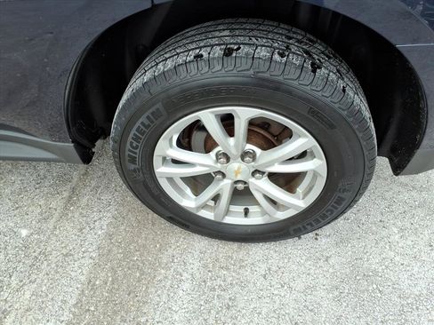 Used 2017 Chevrolet Equinox LT w/ Convenience Package image 8