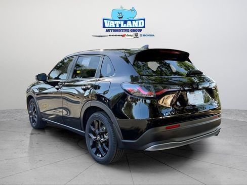 Certified 2025 Honda HR-V Sport image 3