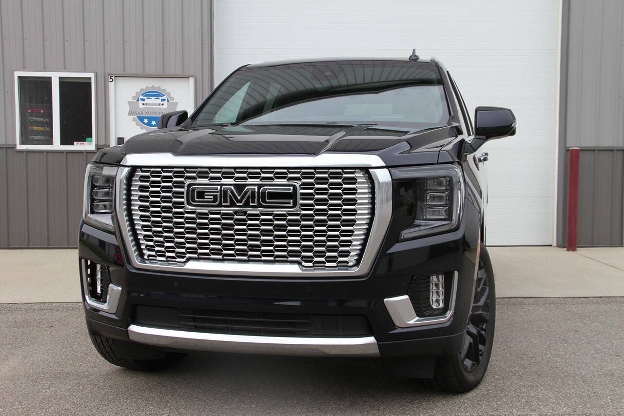 Used 2024 GMC Yukon Denali w/ Advanced Technology Package AWD/4WD image 1
