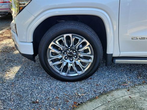 Certified 2023 GMC Sierra 1500 Denali Ultimate image 14