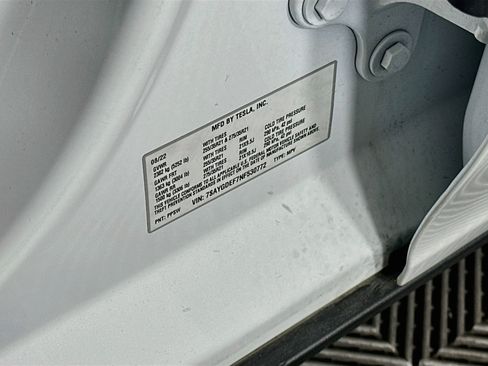 Used 2022 Tesla Model Y Performance AWD/4WD image 12