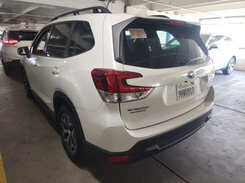 Used 2023 Subaru Forester Premium AWD/4WD image 3