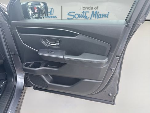 Certified 2025 Honda Pilot Touring image 34