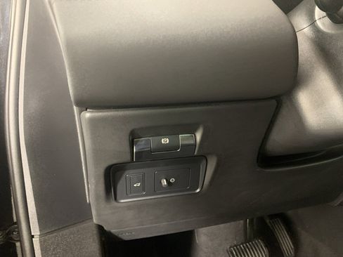 Used 2020 Land Rover Range Rover Evoque SE image 17