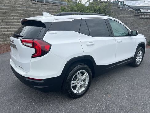 Used 2023 GMC Terrain SLE w/ Driver Convenience Package image 11