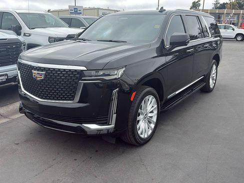 Used 2024 Cadillac Escalade ESV Luxury RWD image 1