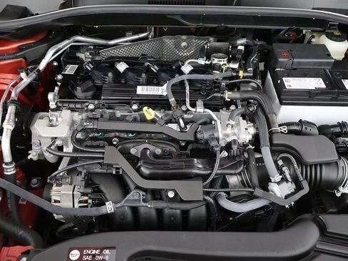 Used 2025 Toyota Corolla Cross XLE image 18