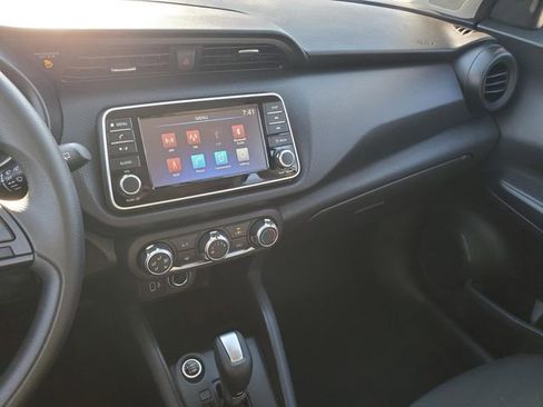 Certified 2025 Nissan Kicks Play S image 22
