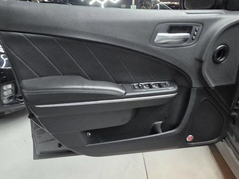 Used 2018 Dodge Charger R/T Scat Pack image 17