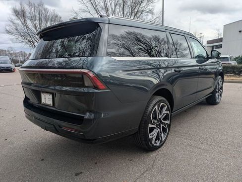 New 2026 Lincoln Navigator L Reserve AWD/4WD image 11