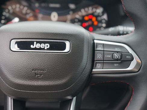 Used 2023 Jeep Compass Trailhawk AWD/4WD image 14