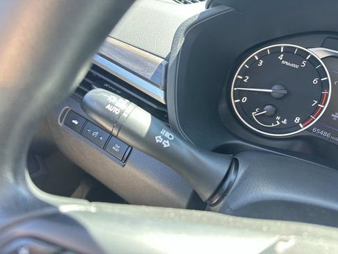 Used 2024 Nissan Altima 2.5 SV FWD image 21
