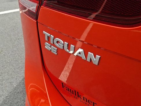 Used 2018 Volkswagen Tiguan SE w/ 18" Alloy Wheels Package FWD image 30