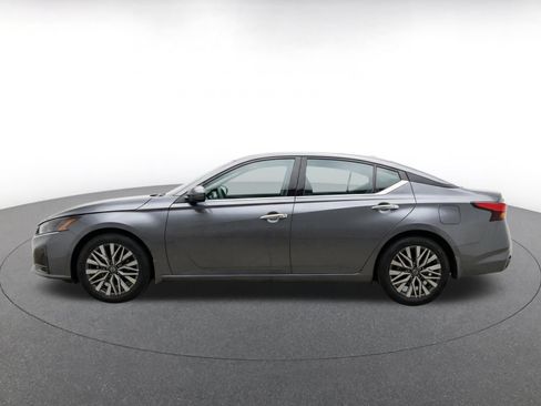 Used 2026 Nissan Altima 2.5 SV FWD image 4