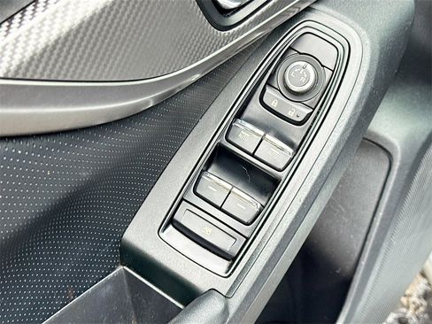 Used 2020 Subaru Impreza 2.0i Limited image 17