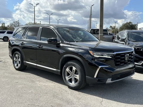 Used 2025 Honda Pilot EX-L image 2