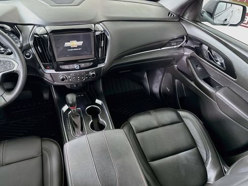 Used 2023 Chevrolet Traverse RS AWD/4WD image 27