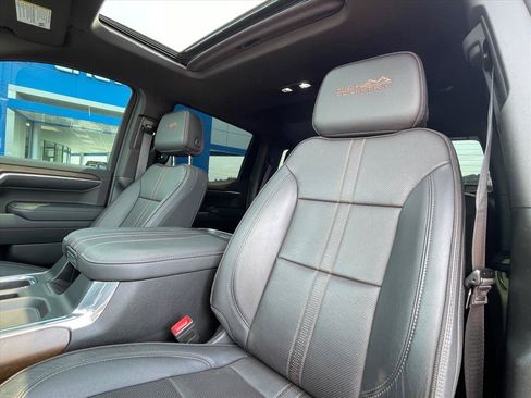 Used 2024 Chevrolet Silverado 1500 High Country w/ High Country Premium Package AWD/4WD image 25