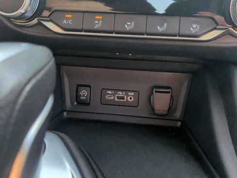 Used 2025 Nissan Sentra SV FWD image 21