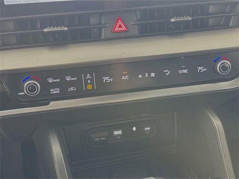 Certified 2025 Kia Sportage EX w/ Premium Package image 16