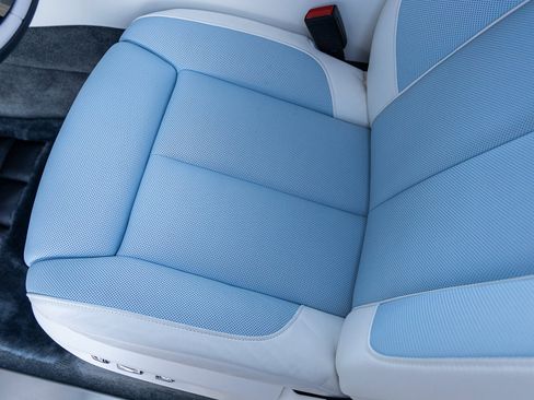 Used 2025 Rolls-Royce Cullinan image 31