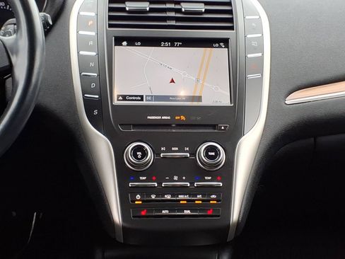 Used 2019 Lincoln MKC Select w/ Select Plus Package FWD image 13