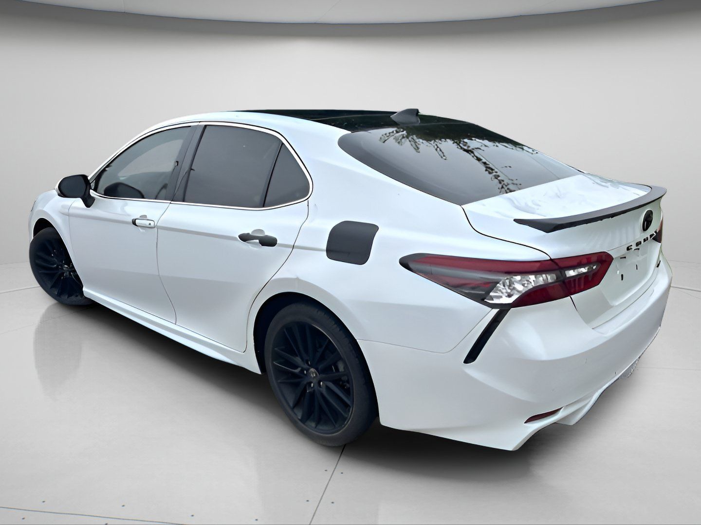 Used 2021 Toyota Camry XSE FWD image 8