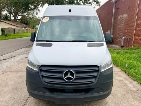 Used 2023 Mercedes-Benz Sprinter 2500 image 4