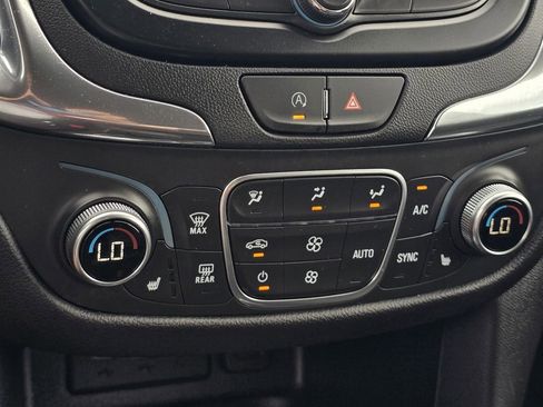 Used 2024 Chevrolet Equinox LT FWD image 20