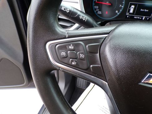 Used 2018 Chevrolet Equinox LS FWD image 28