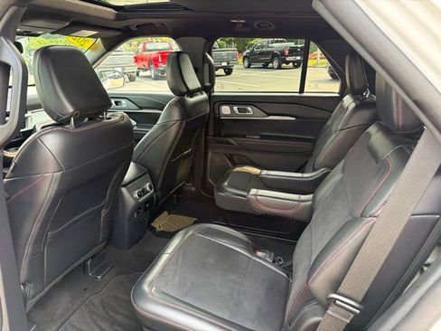 Used 2025 Ford Explorer ST w/ Sun And Sound Package AWD/4WD image 13