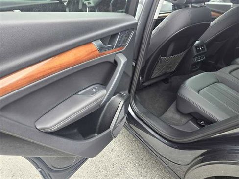 Used 2023 Audi Q5 2.0T Premium Plus w/ Premium Plus Package AWD/4WD image 16