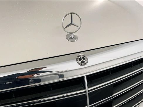Used 2019 Mercedes-Benz E 300 4MATIC image 32