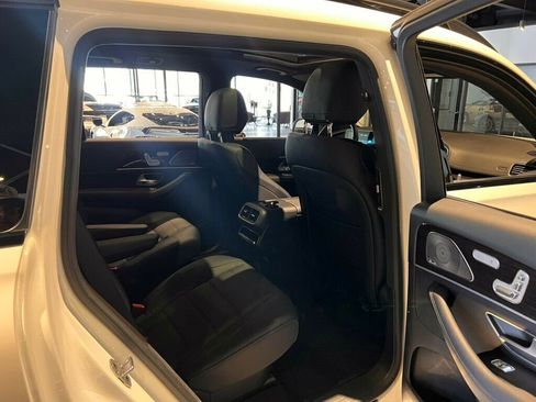 Used 2023 Mercedes-Benz GLS 580 4MATIC image 27