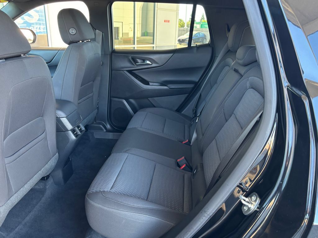 Used 2026 Chevrolet Equinox LT AWD/4WD image 22