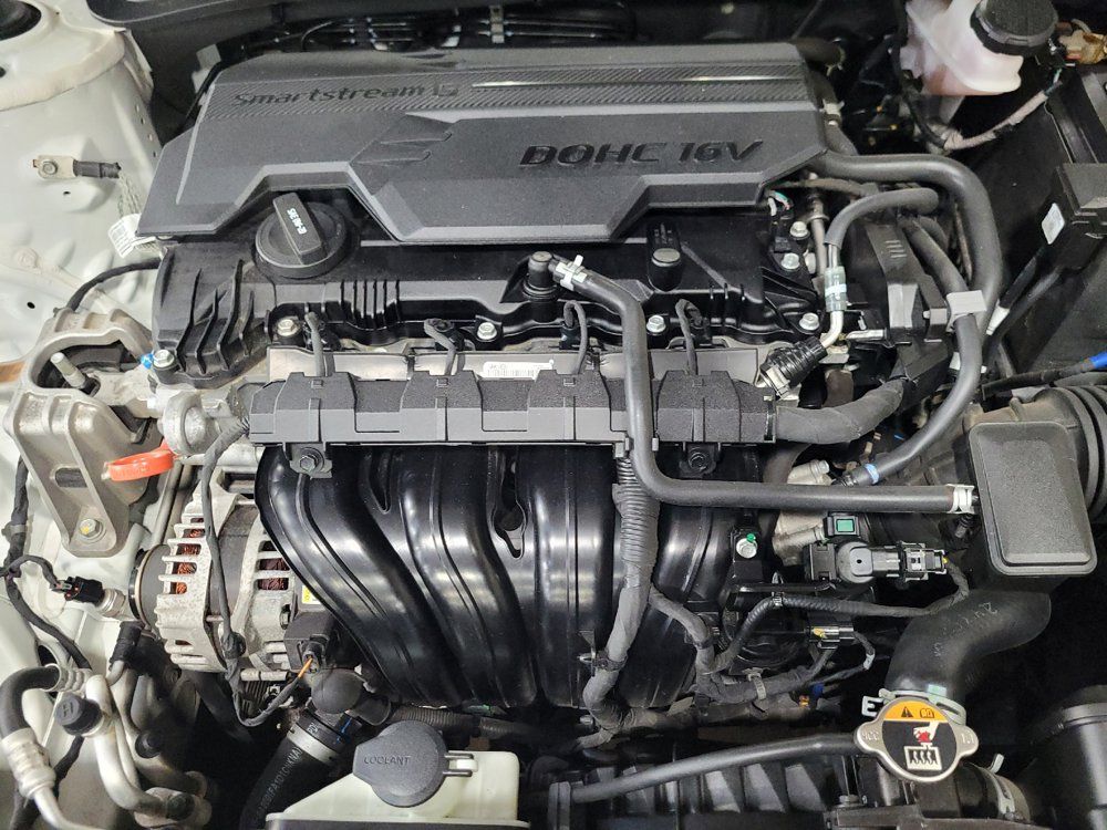Used 2021 Hyundai Elantra SEL FWD image 30