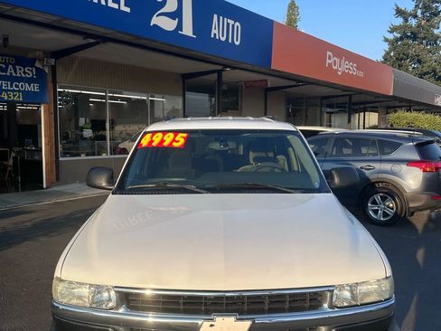 Used 2004 Chevrolet Tahoe LS image 9