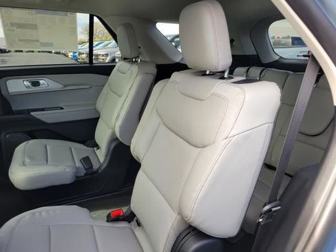 New 2026 Ford Explorer Active image 17