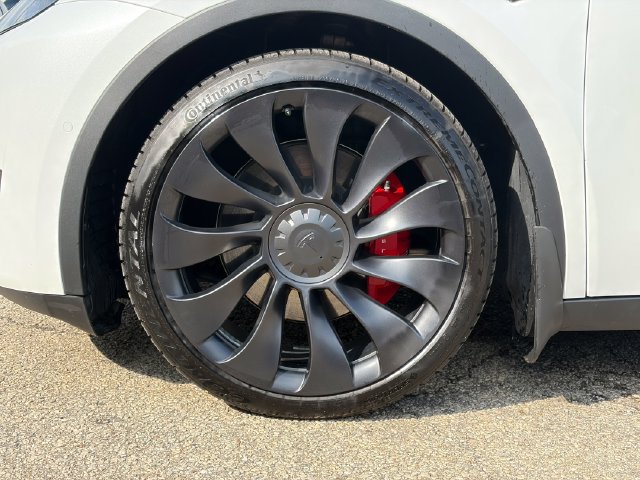 Used 2022 Tesla Model Y Performance AWD/4WD image 9
