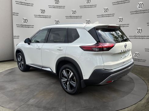 Used 2023 Nissan Rogue SL w/ SL Premium Package FWD image 3