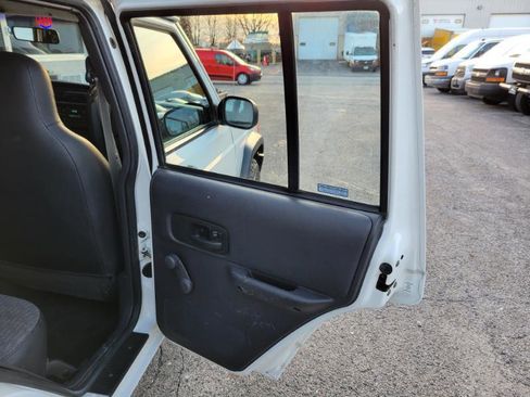 Used 2000 Jeep Cherokee SE image 22