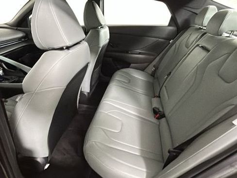 Used 2025 Hyundai Elantra Limited FWD image 27